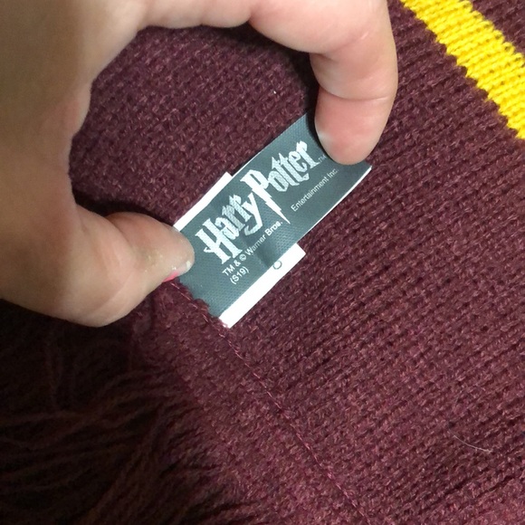 Harry Potter Scarf - Picture 3 of 4